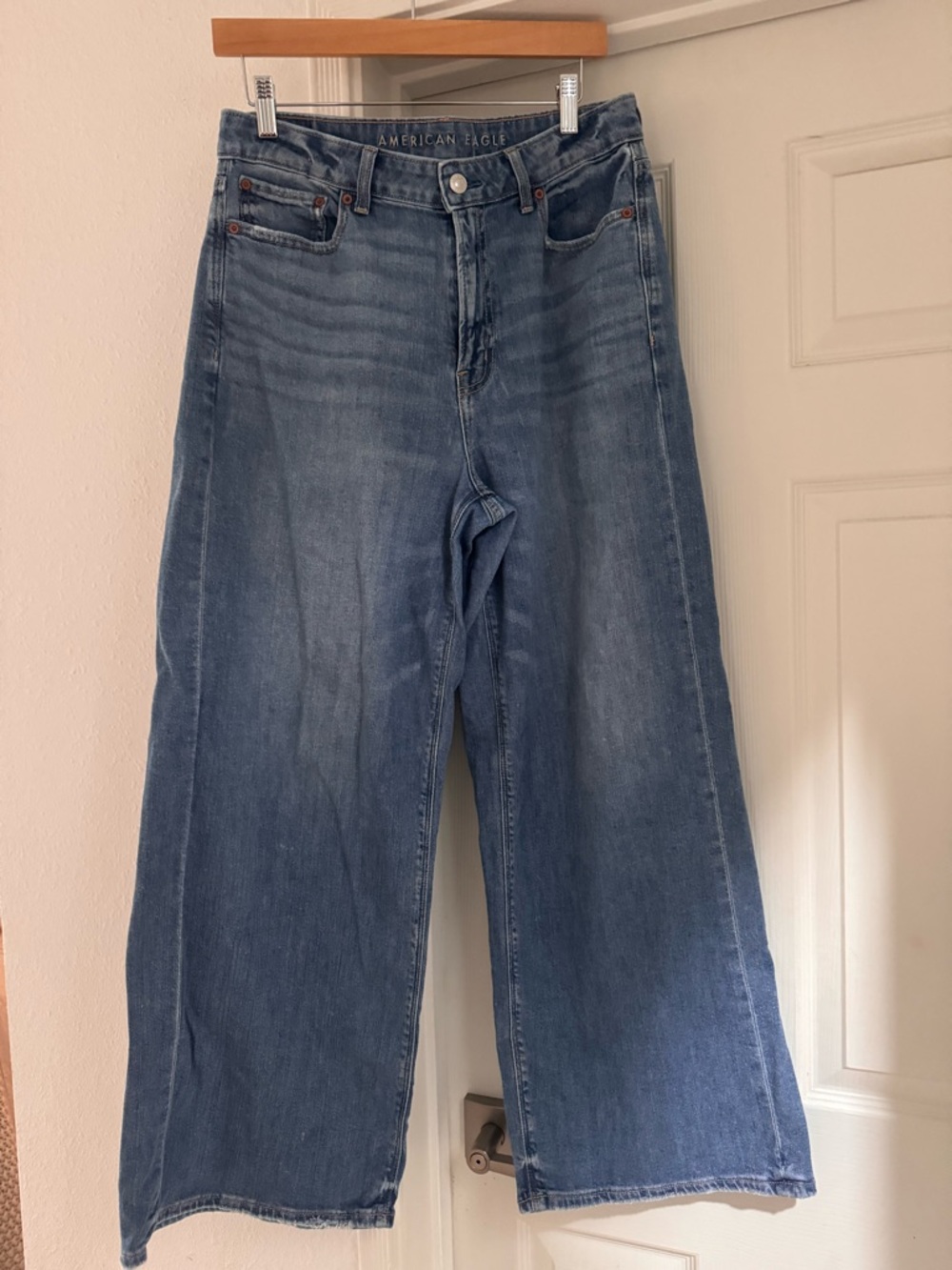 American Eagle Outfitters Wide-Leg High-Rise Jeans - Medium Blue - Picture 2 of 3